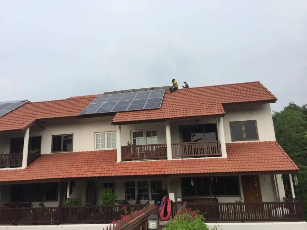 12.6 kWp Hybrid Solar + 13 kWh Battery for a Home in Nonthaburi